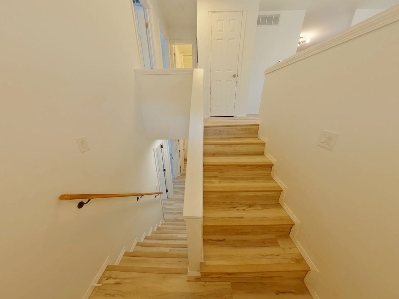 1031 N Edwards Ave - Photo 2 of 22