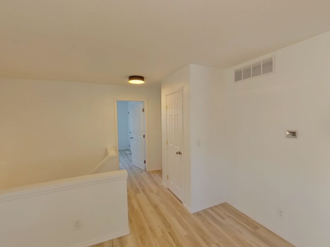1031 N Edwards Ave - Photo 5 of 22