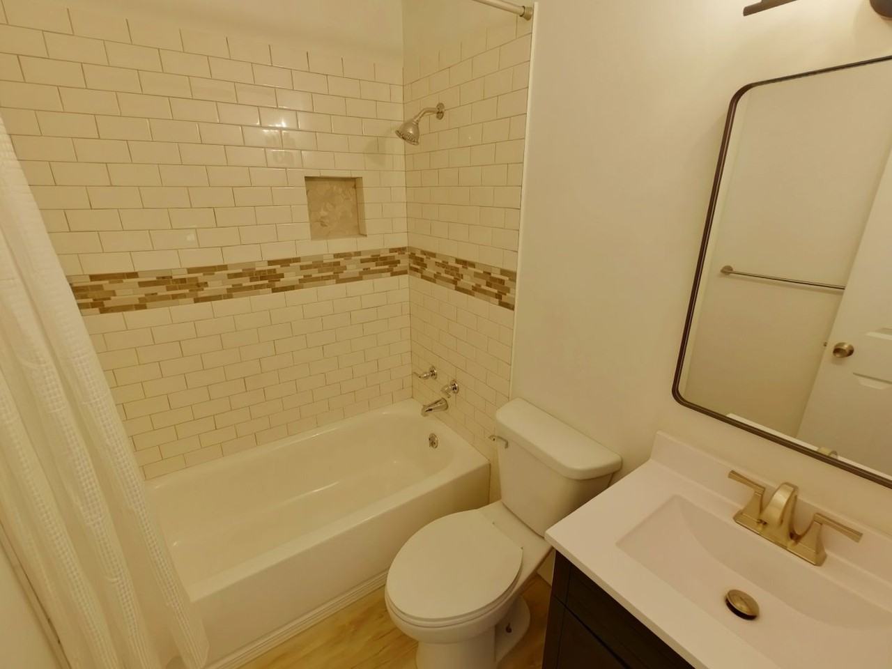 1031 N Edwards Ave - Photo 7 of 21