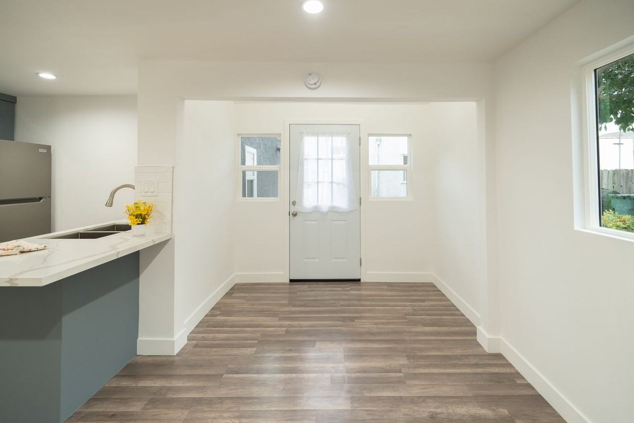 3046 Grand Ave - Photo 2 of 14