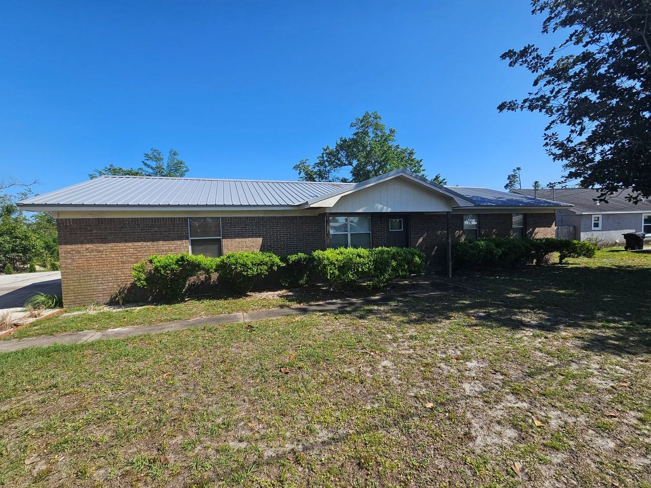 116 Santee Dr - Photo 2 of 28