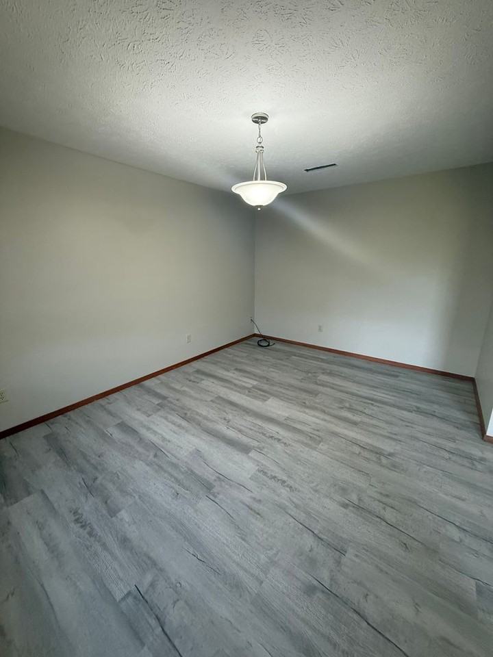 4394 W Tva Rd - Photo 2 of 7