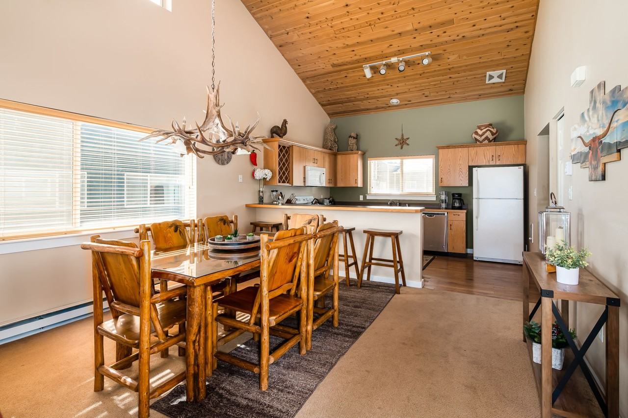 79 Starlight Dr - Photo 3 of 50