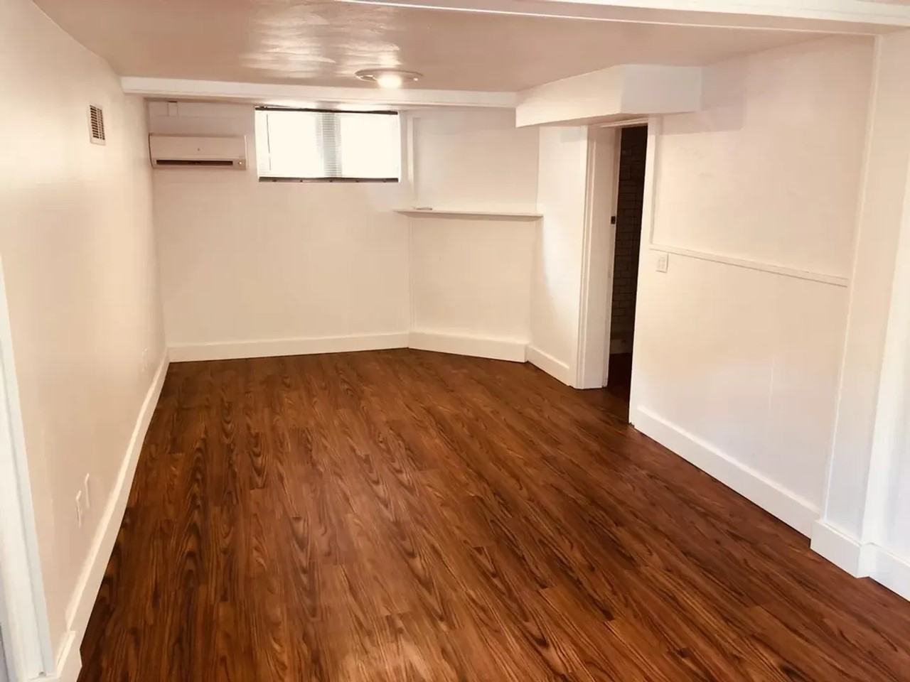 2063 Summit St - Photo 3 of 11