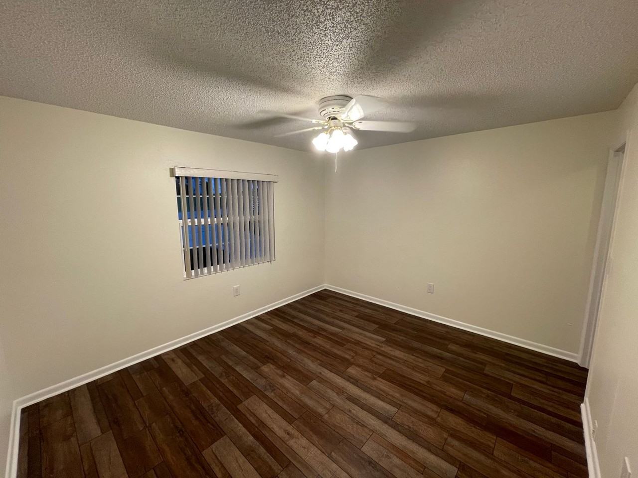 606 Second Ave - Photo 6 of 22