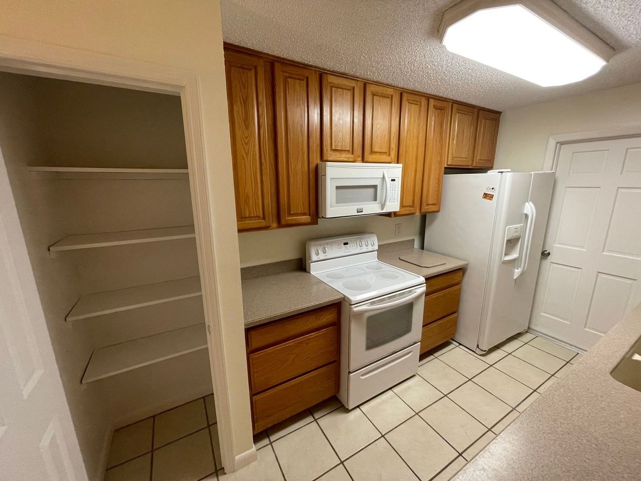 606 Second Ave - Photo 6 of 30