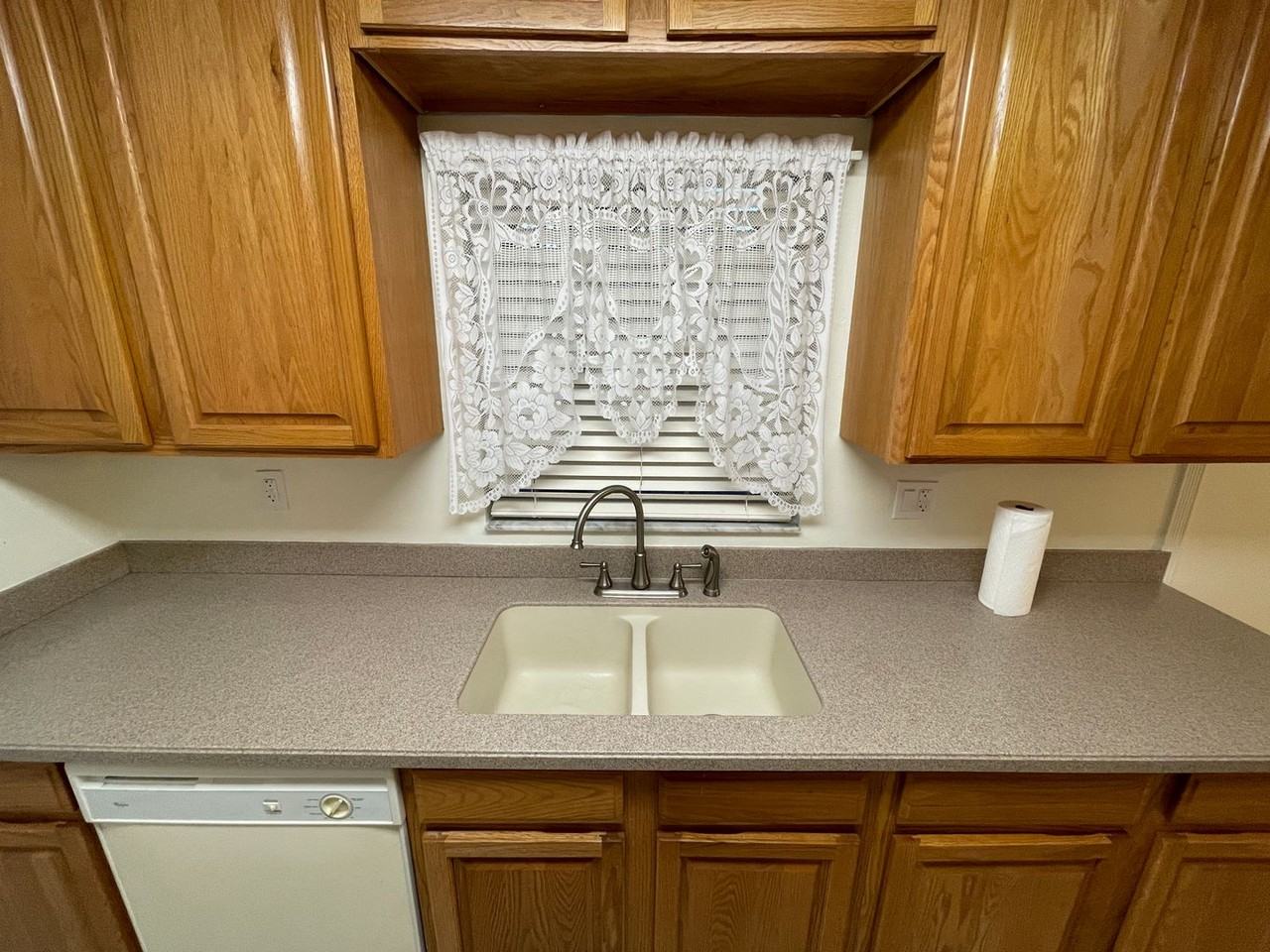 606 Second Ave - Photo 7 of 30