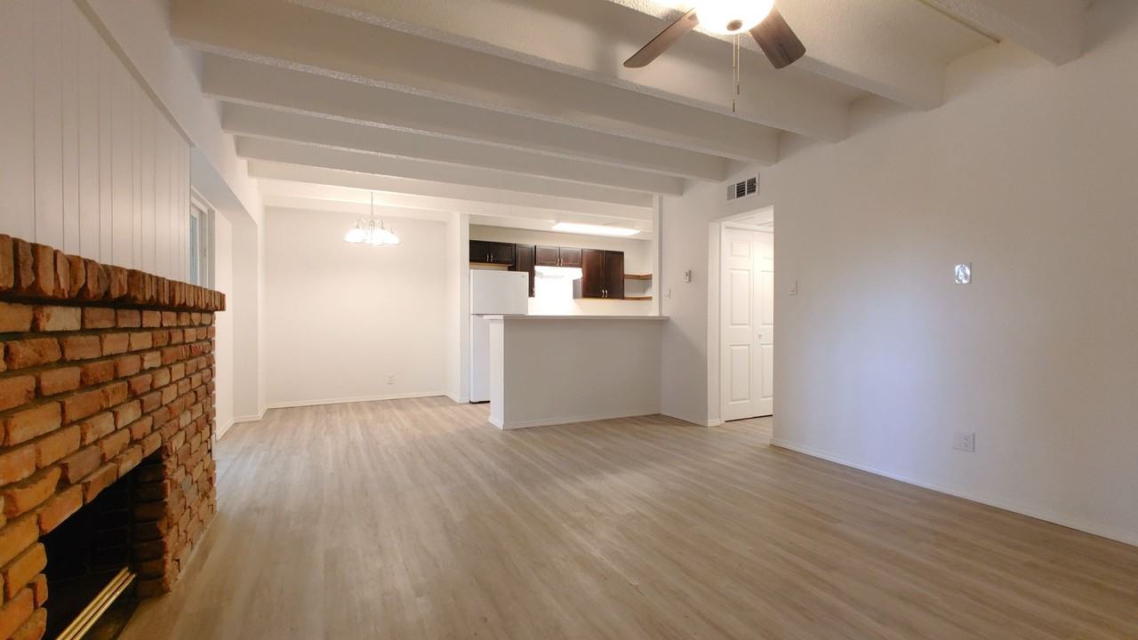 Alvarado Apts - Photo 2 of 22