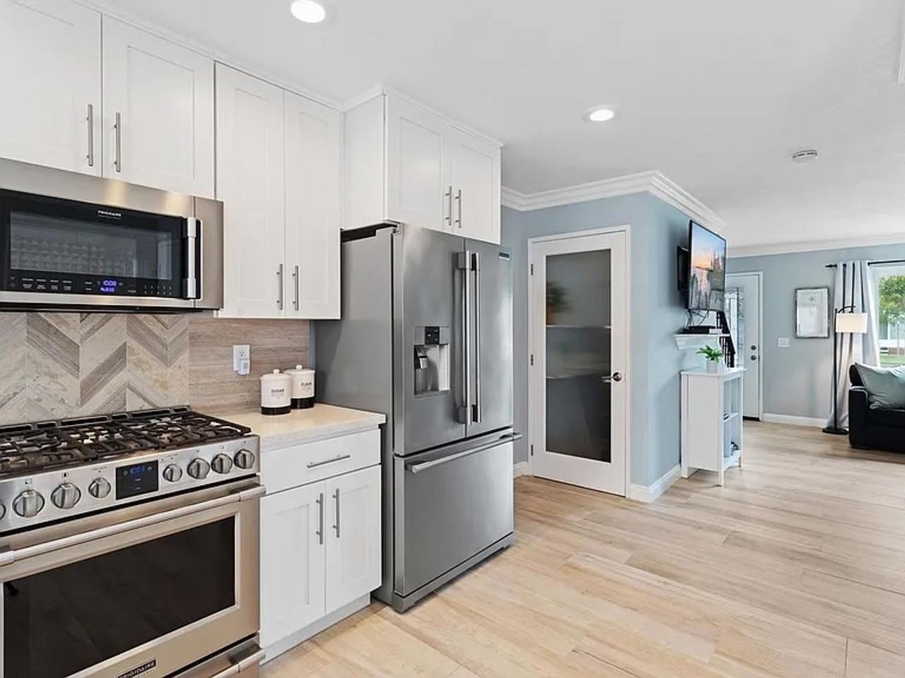 19851 Piccadilly Ln - Photo 2 of 22