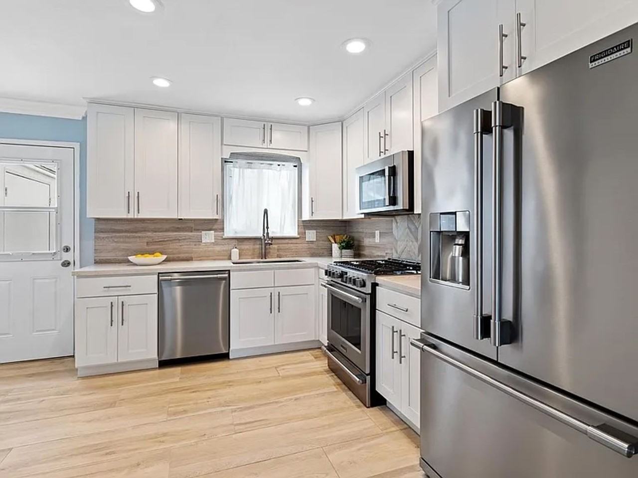 19851 Piccadilly Ln - Photo 3 of 22