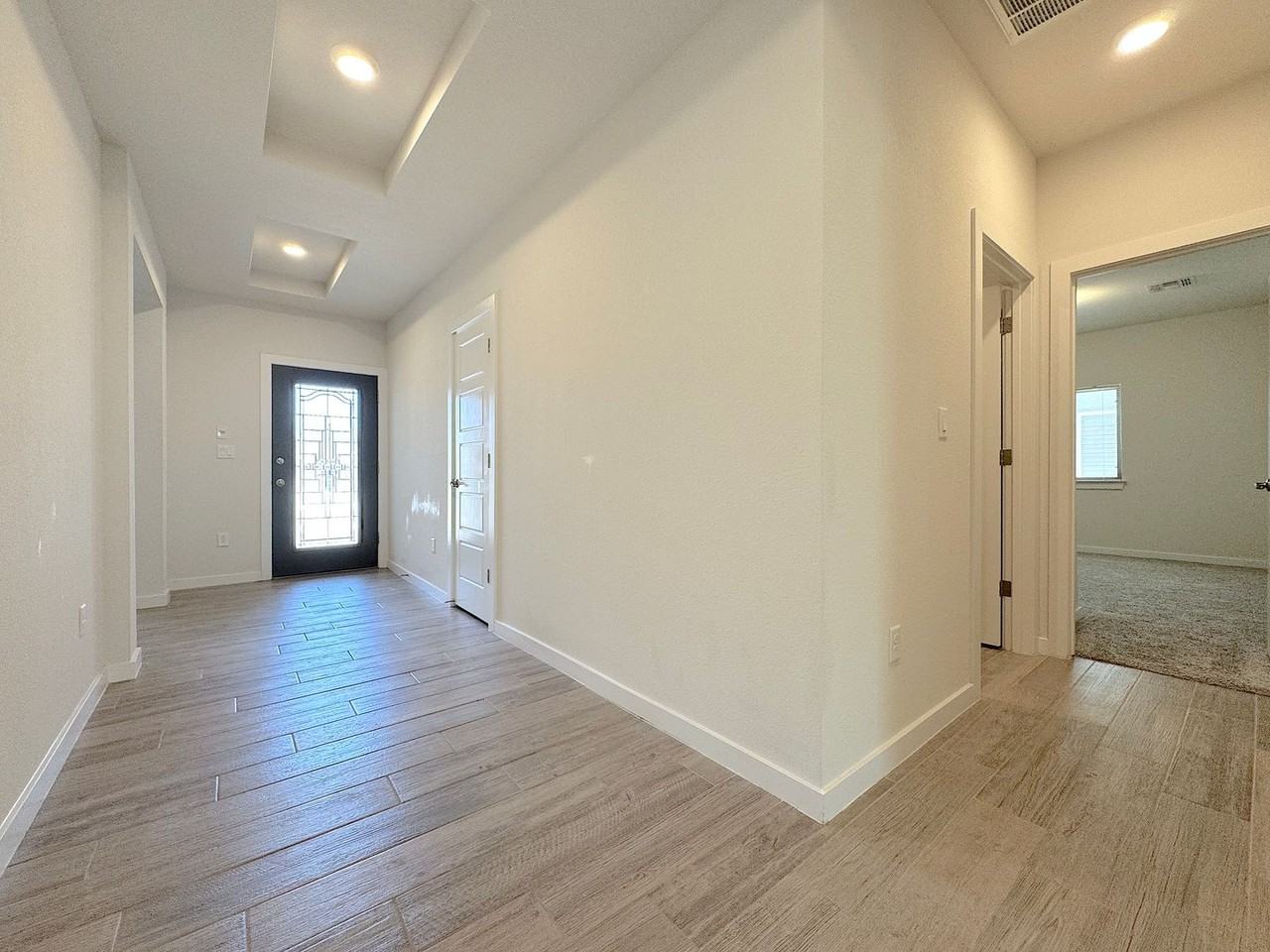 14744 Mike A Mendoza Ave - Photo 4 of 33