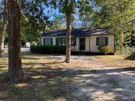 featured image of 1717 Clover Dr