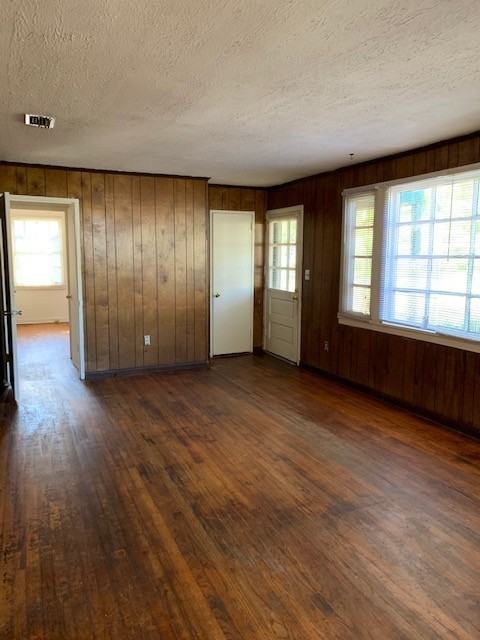 1717 Clover Dr - Photo 2 of 8