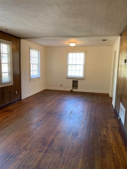 1717 Clover Dr - Photo 5 of 8