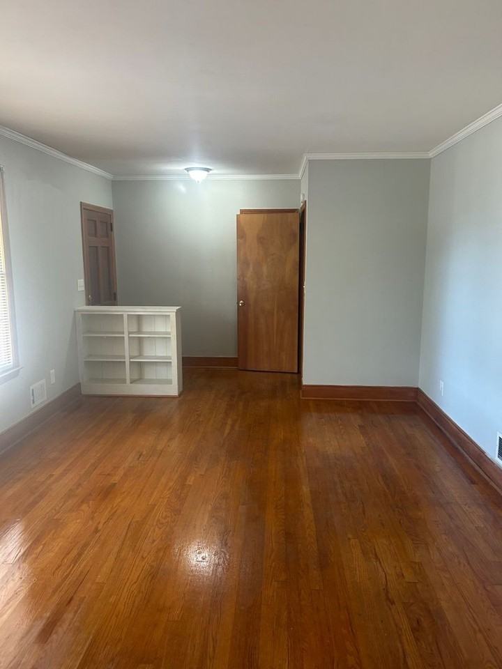 2221 Hooklawn Dr - Photo 3 of 15