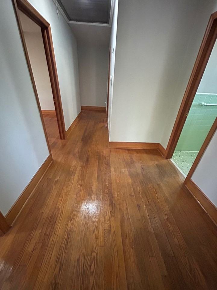 2221 Hooklawn Dr - Photo 4 of 15