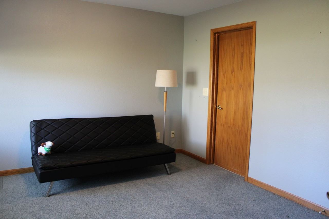 5151 Boardwalk Dr - Photo 3 of 24