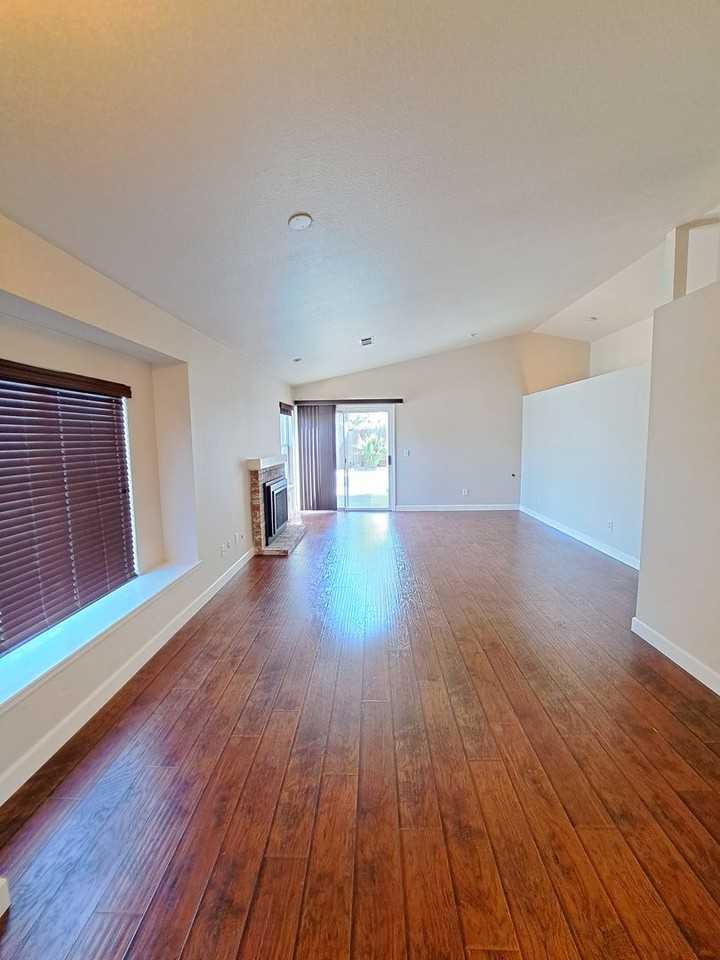 354 Bradley Dr - Photo 5 of 34
