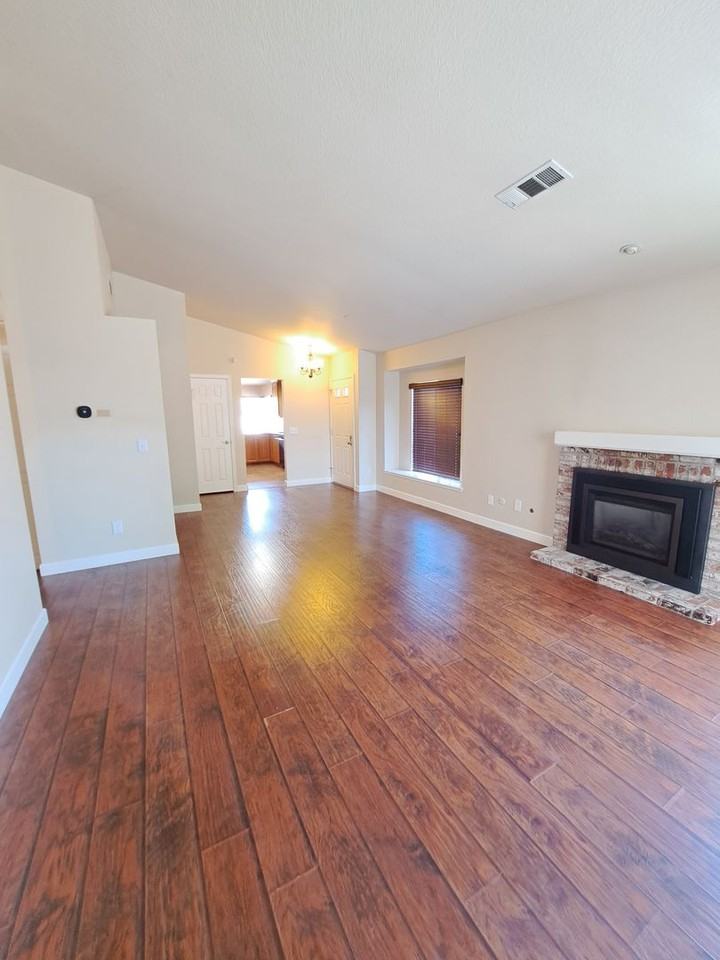 354 Bradley Dr - Photo 6 of 34