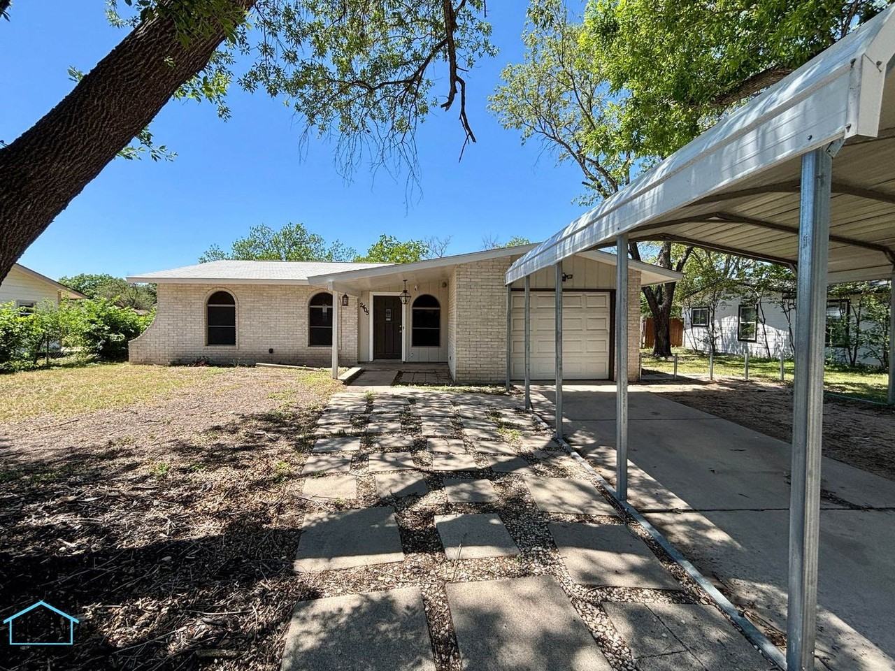 2405 Threadway St - Photo 3 of 21