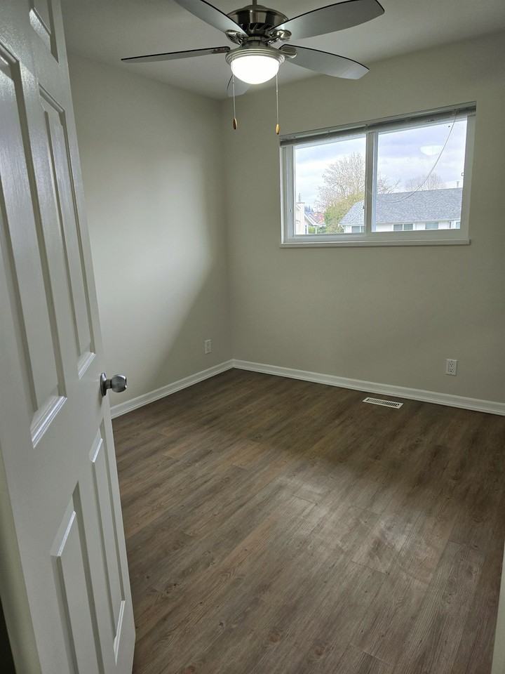 6521 Willoughby Way - Photo 3 of 21