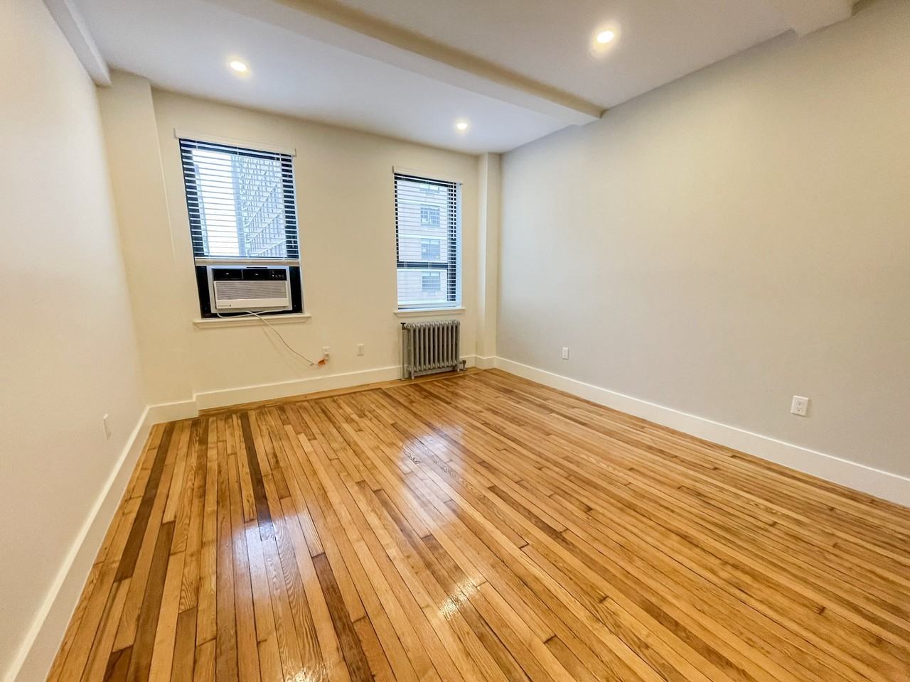 Waverly Pl & Greene St #9 - Photo 3 of 4