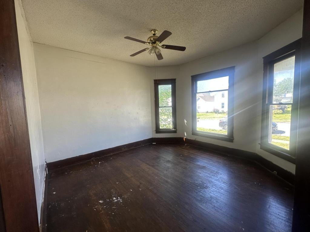 710 West 2nd Street - Photo 2 of 9