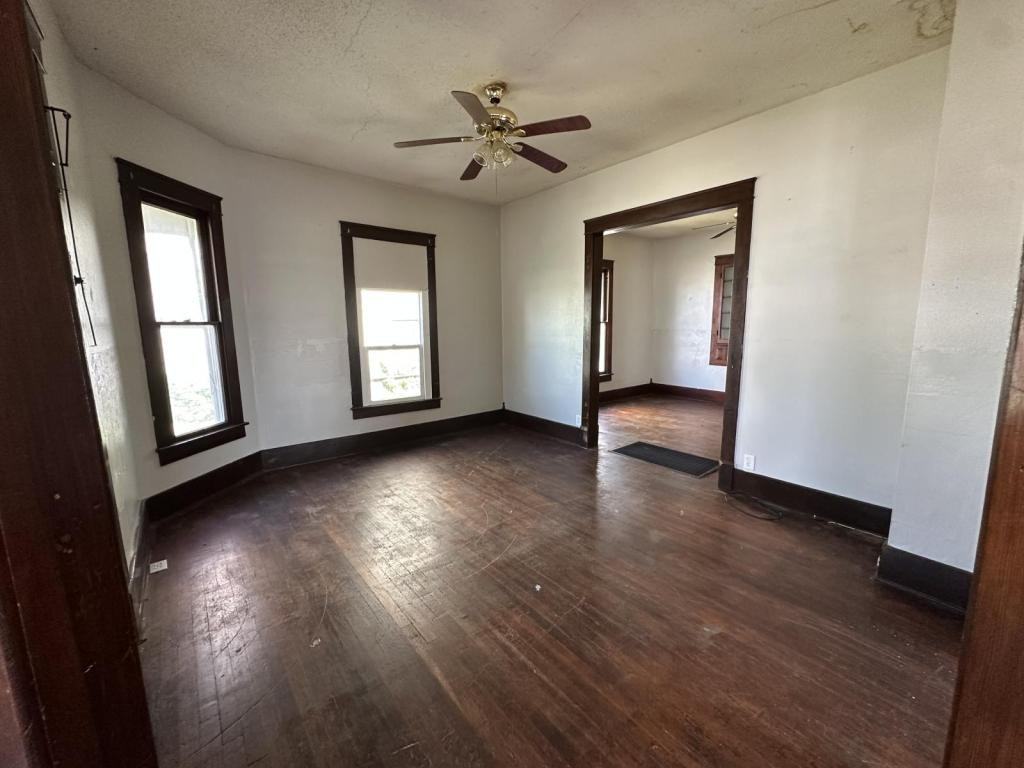 710 West 2nd Street - Photo 3 of 9