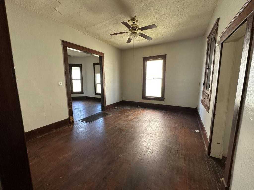 710 West 2nd Street - Photo 5 of 9