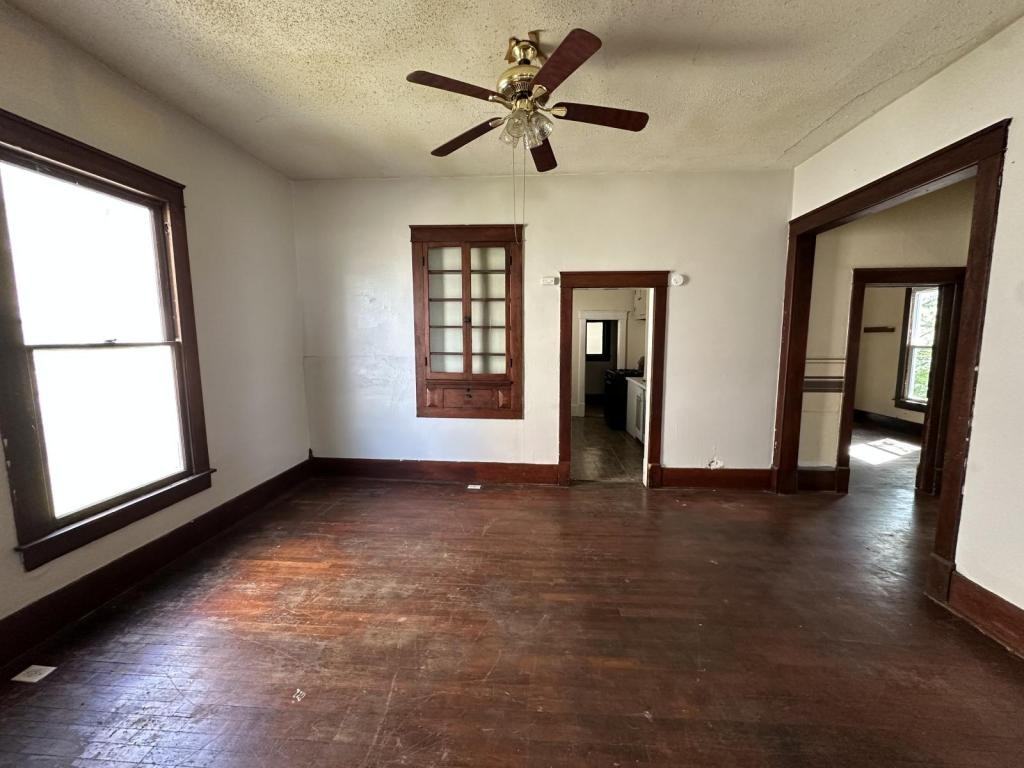 710 West 2nd Street - Photo 6 of 9