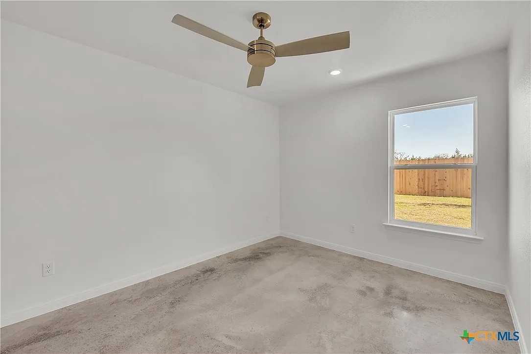 904 Wax Myrtle Ct #904B - Photo 3 of 13