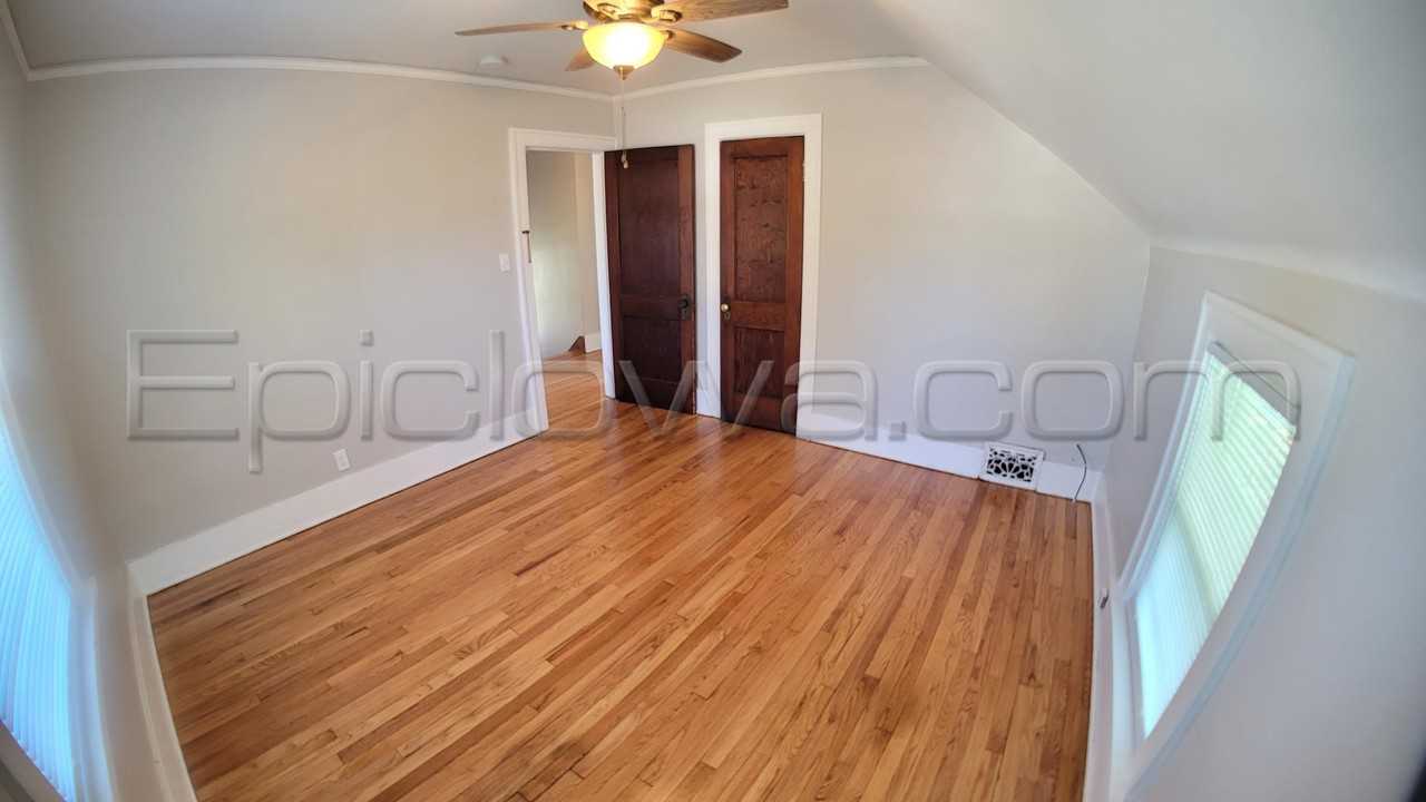 1112 Maplewood Dr Ne - Photo 2 of 19