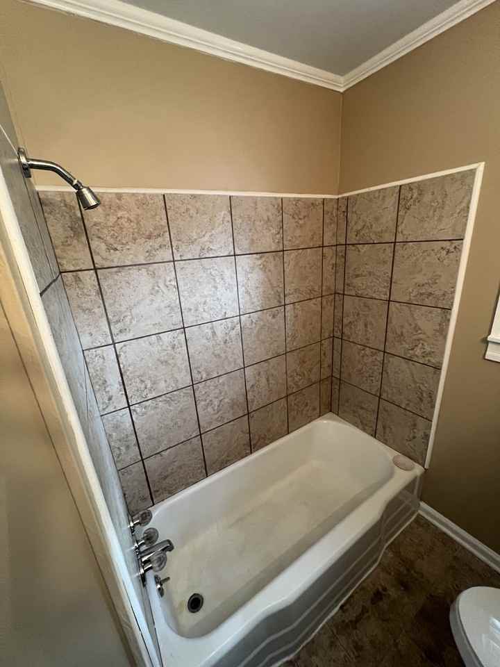 323 Lee St - Photo 3 of 21