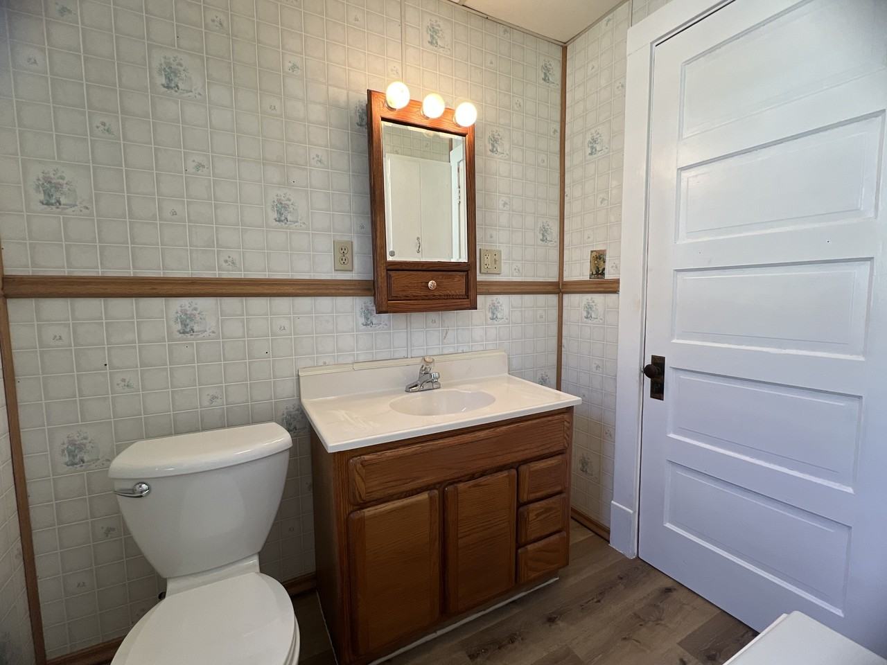 2494 Central Ave - Photo 2 of 23