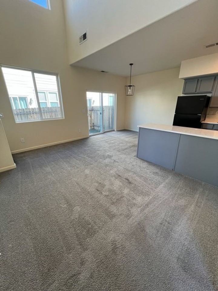 4610 Reno Rental Finders - 4610 Ashbrooke Drive Reno, NV 89502 - Photo 5 of 12