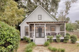 featured image of 3206 Robertson Avenue