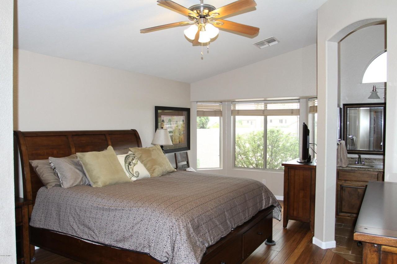 26422 N 43rd Pl - Photo 5 of 10