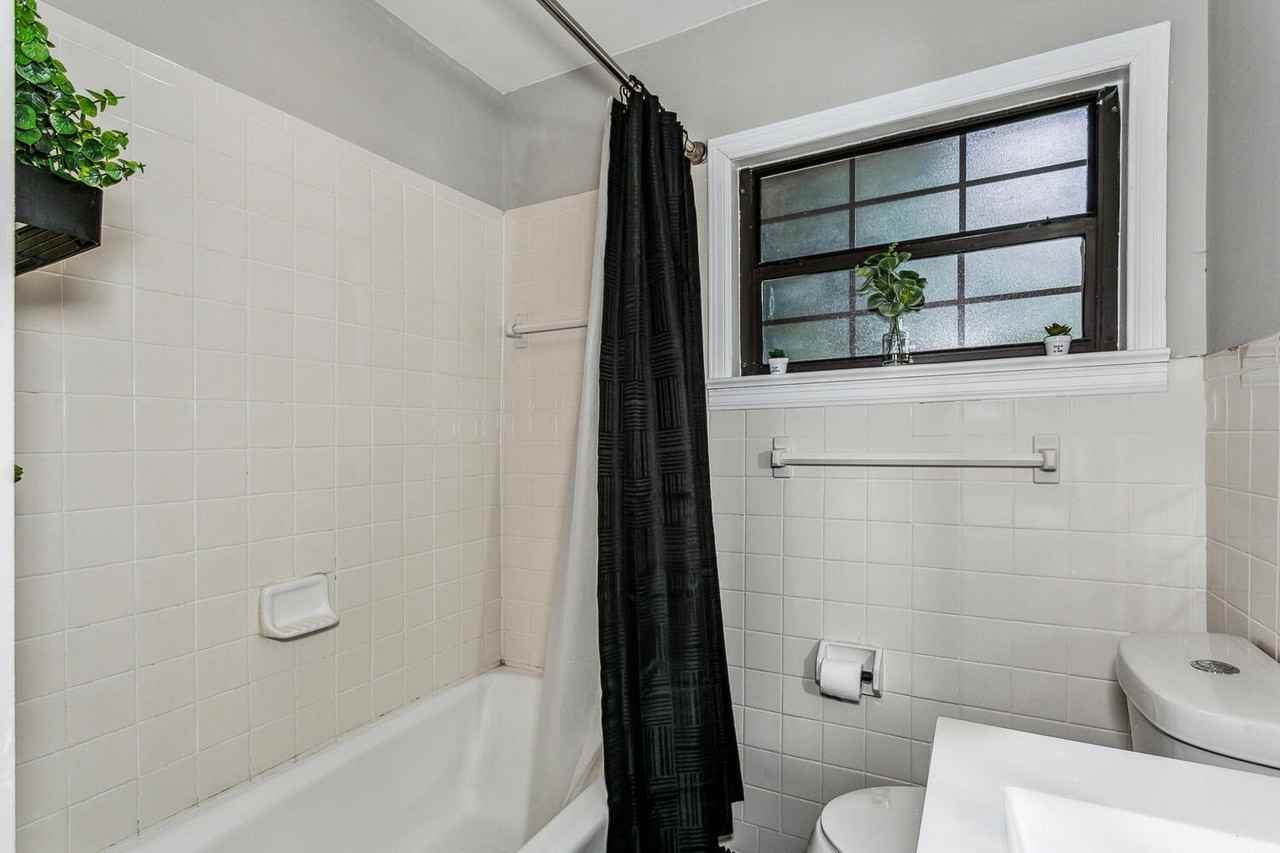 1205 Poppy Ave #B - Photo 4 of 20