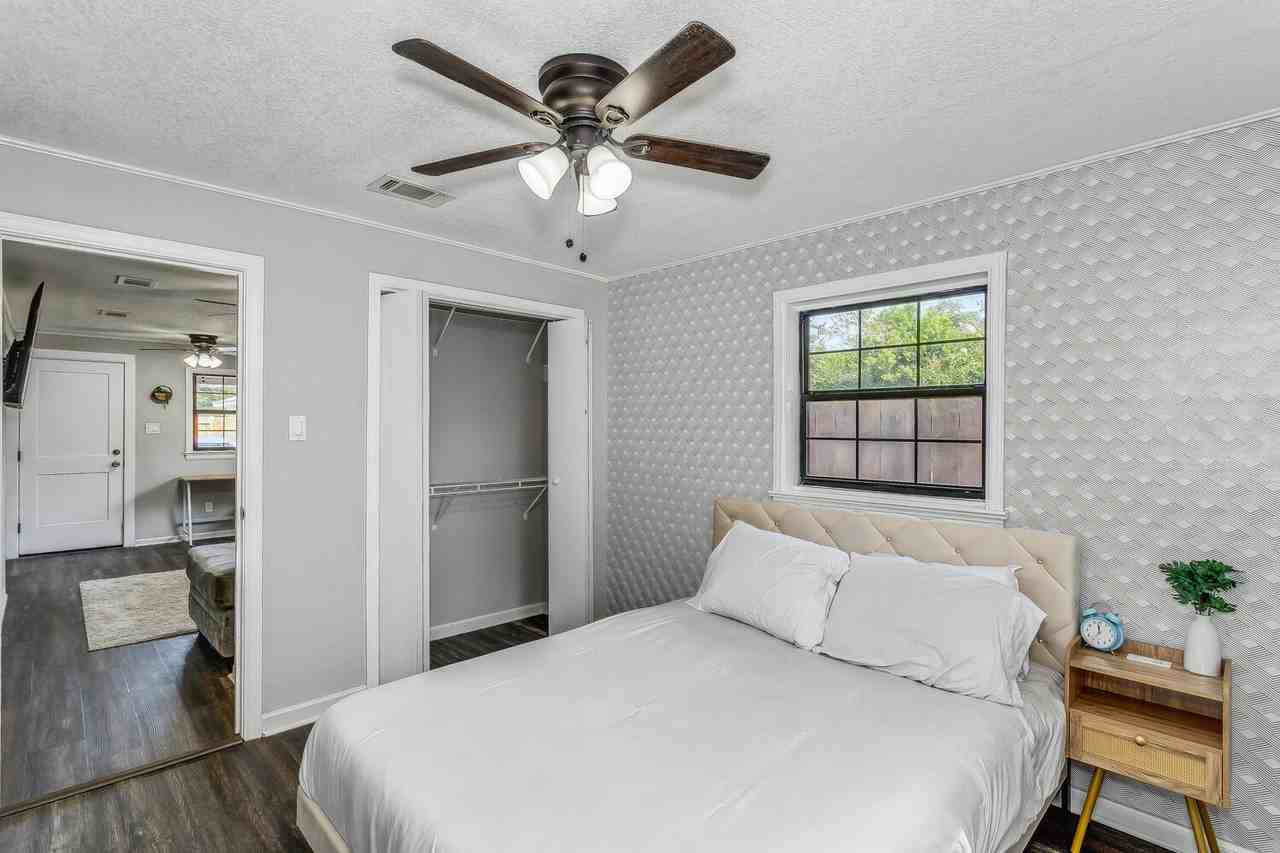 1205 Poppy Ave #B - Photo 7 of 20