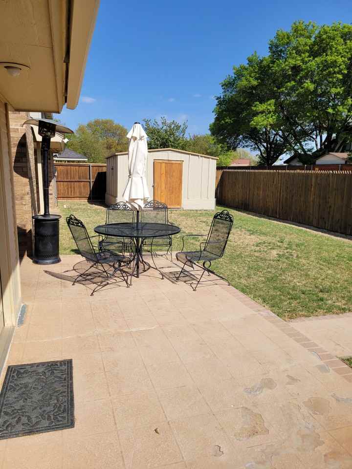 5603 87th Pl - Photo 7 of 9