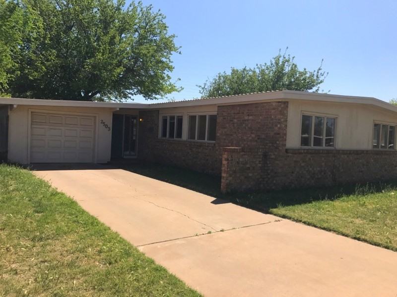 5603 87th Pl - Photo 6 of 9