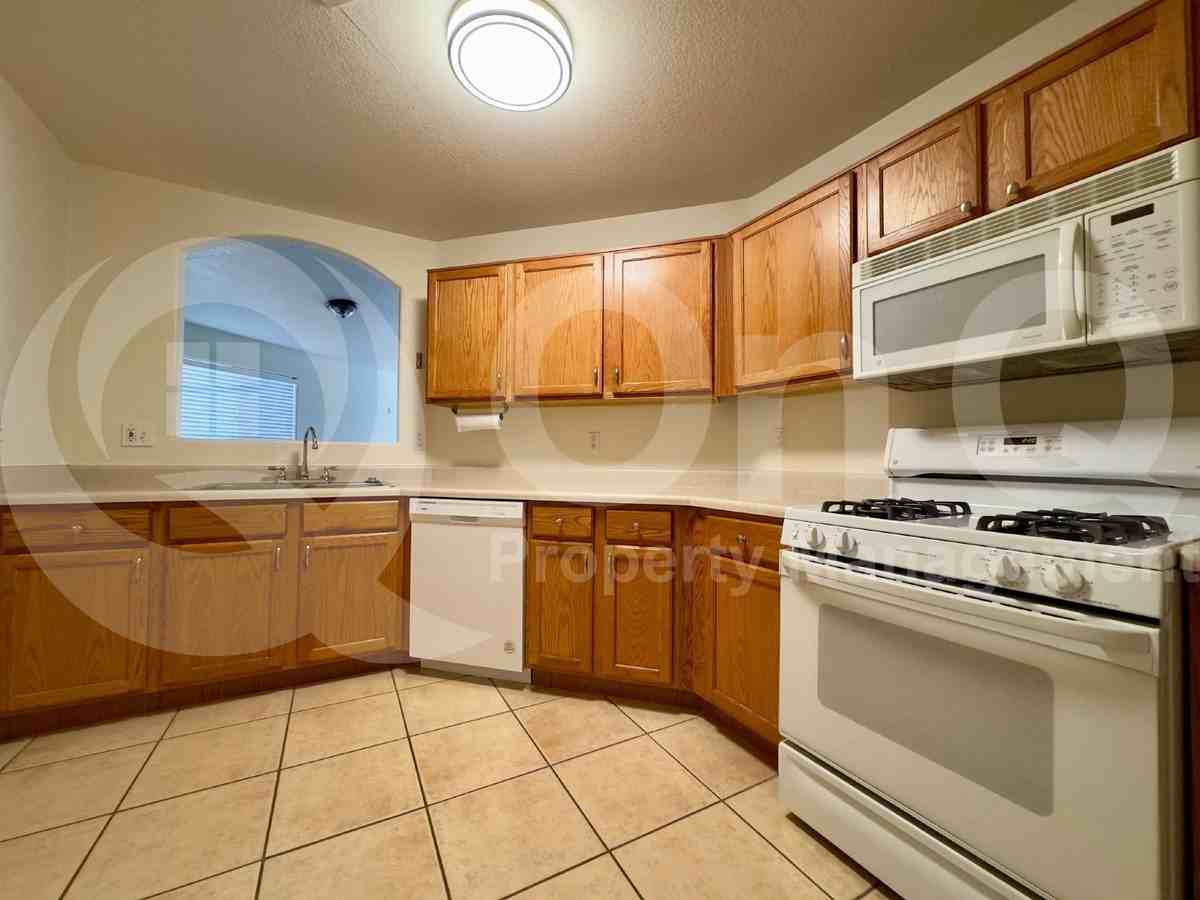 10366 E Roywood Way - Photo 6 of 23