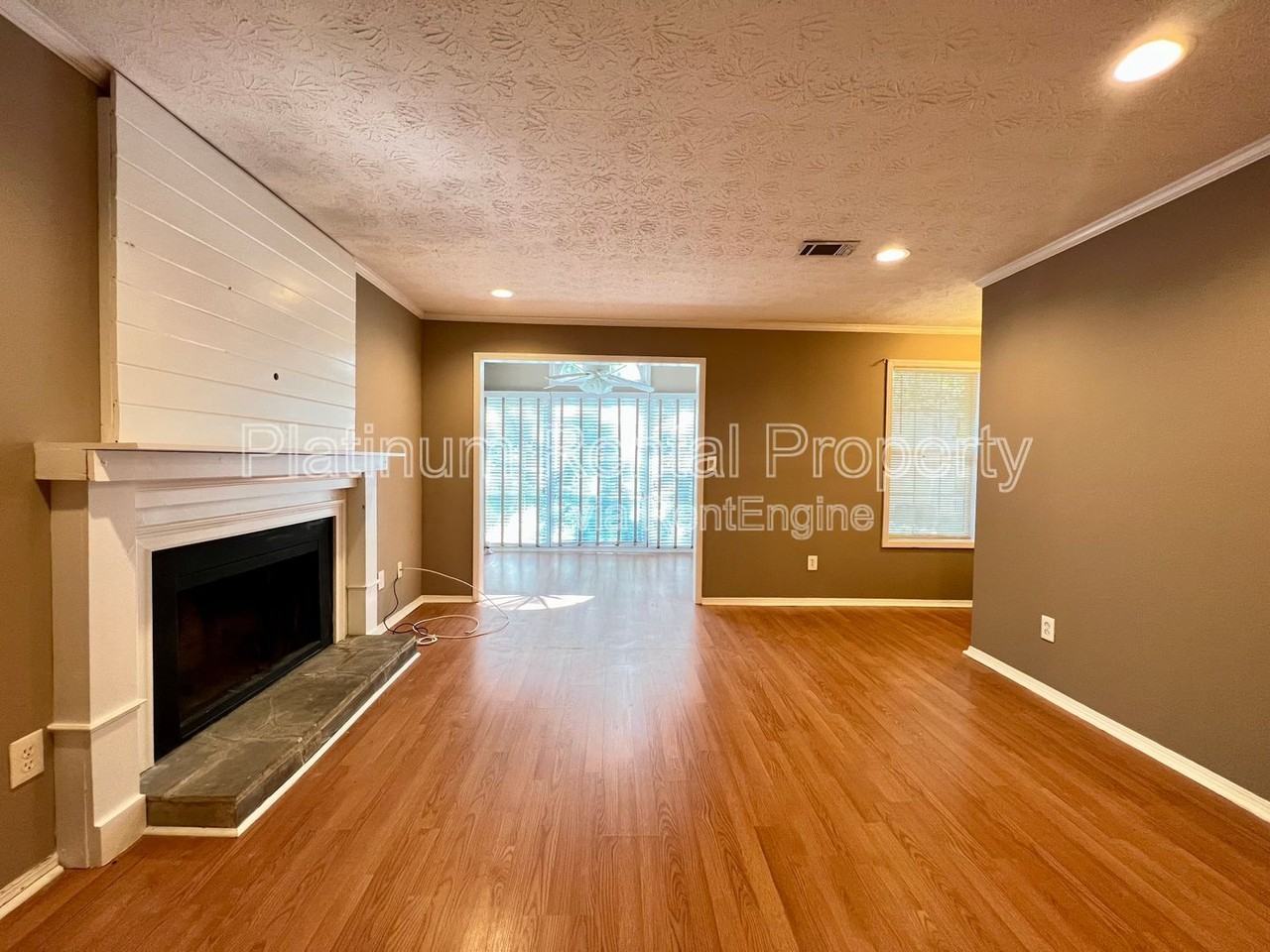1107 Countryside Pl Se - Photo 5 of 19