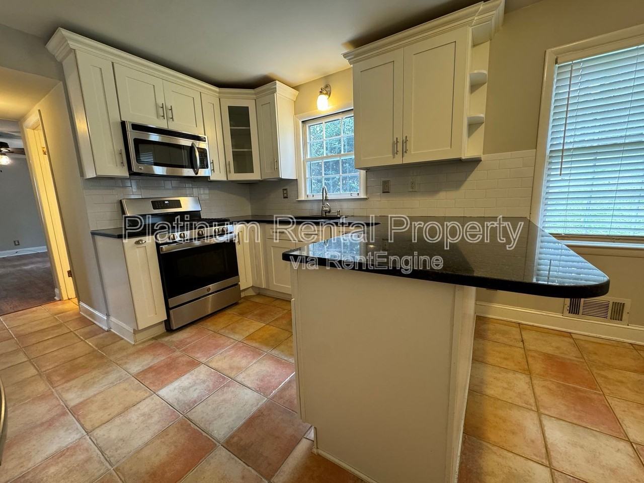 2960 Appling Cir - Photo 4 of 25