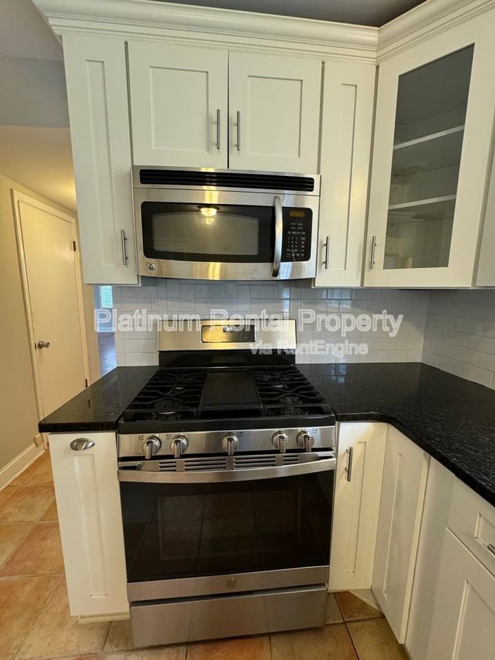 2960 Appling Cir - Photo 6 of 25