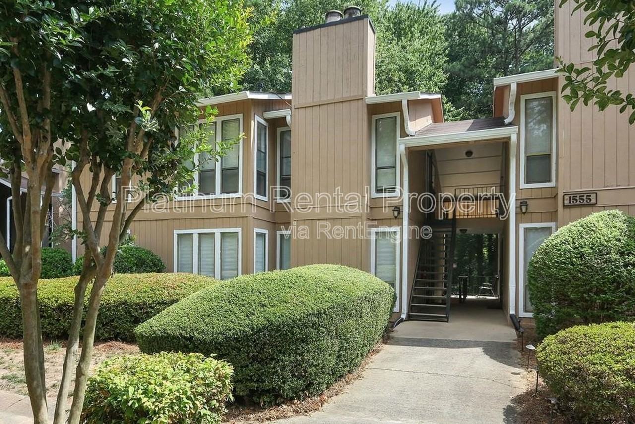 1555 Terrell Mill Pl Se #E - Photo 2 of 35