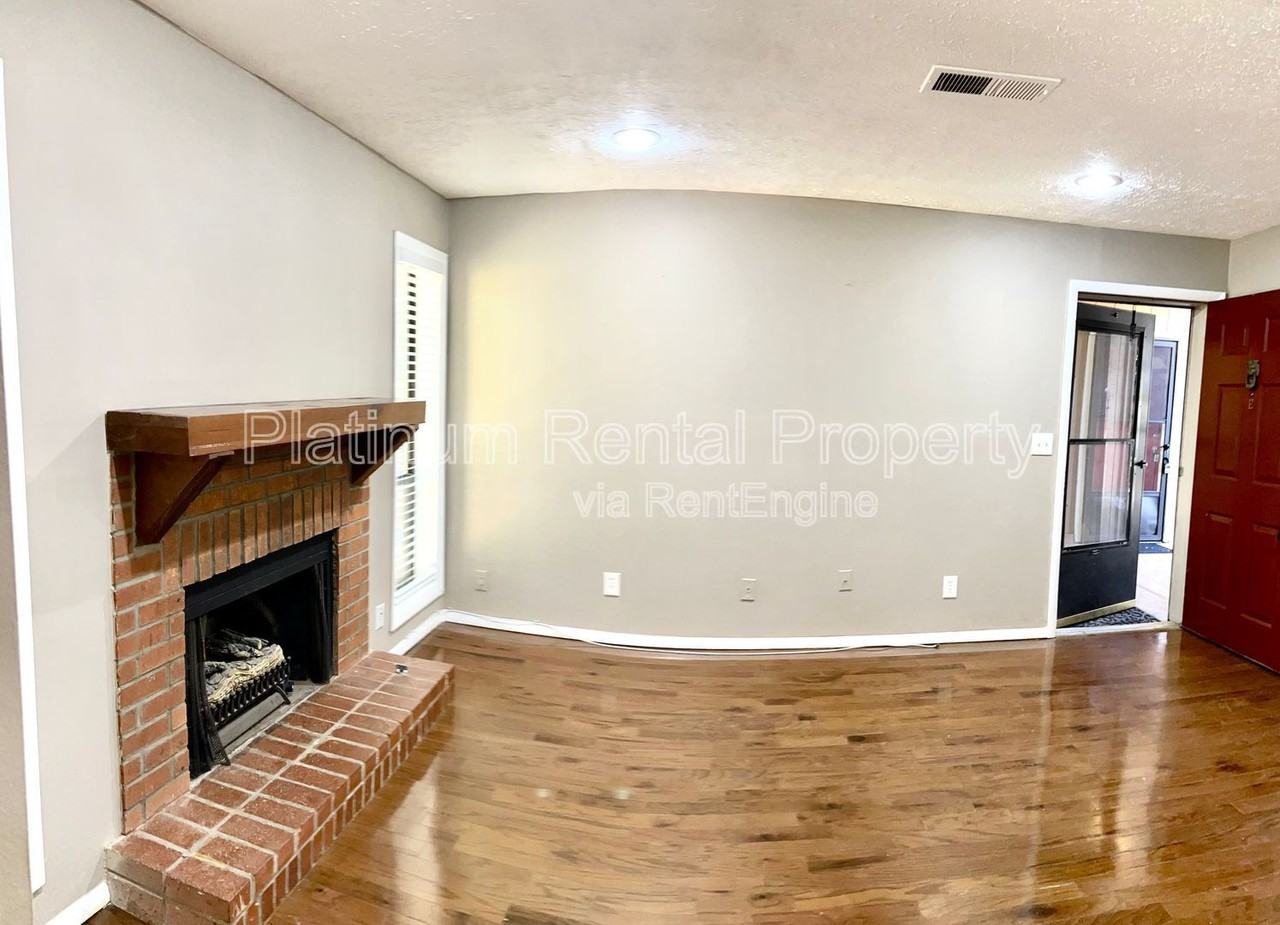 1555 Terrell Mill Pl Se #E - Photo 6 of 35