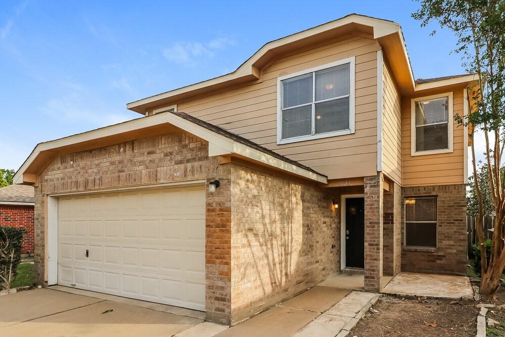 7423 Village Lake Dr - Photo 4 of 17