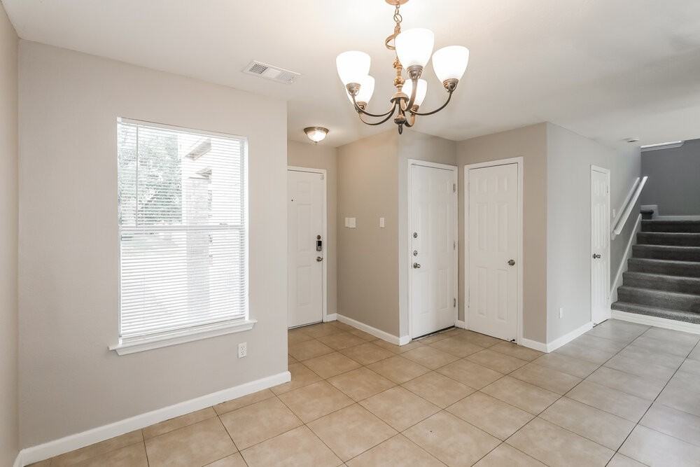 7423 Village Lake Dr - Photo 7 of 17