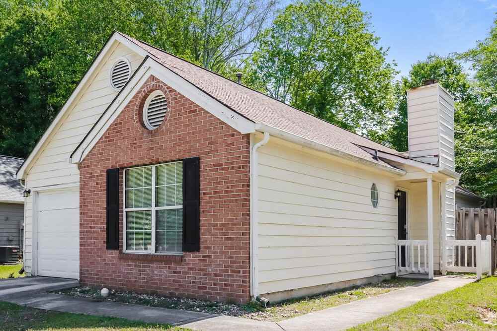 1486 Fall Creek Trce N - Photo 3 of 16